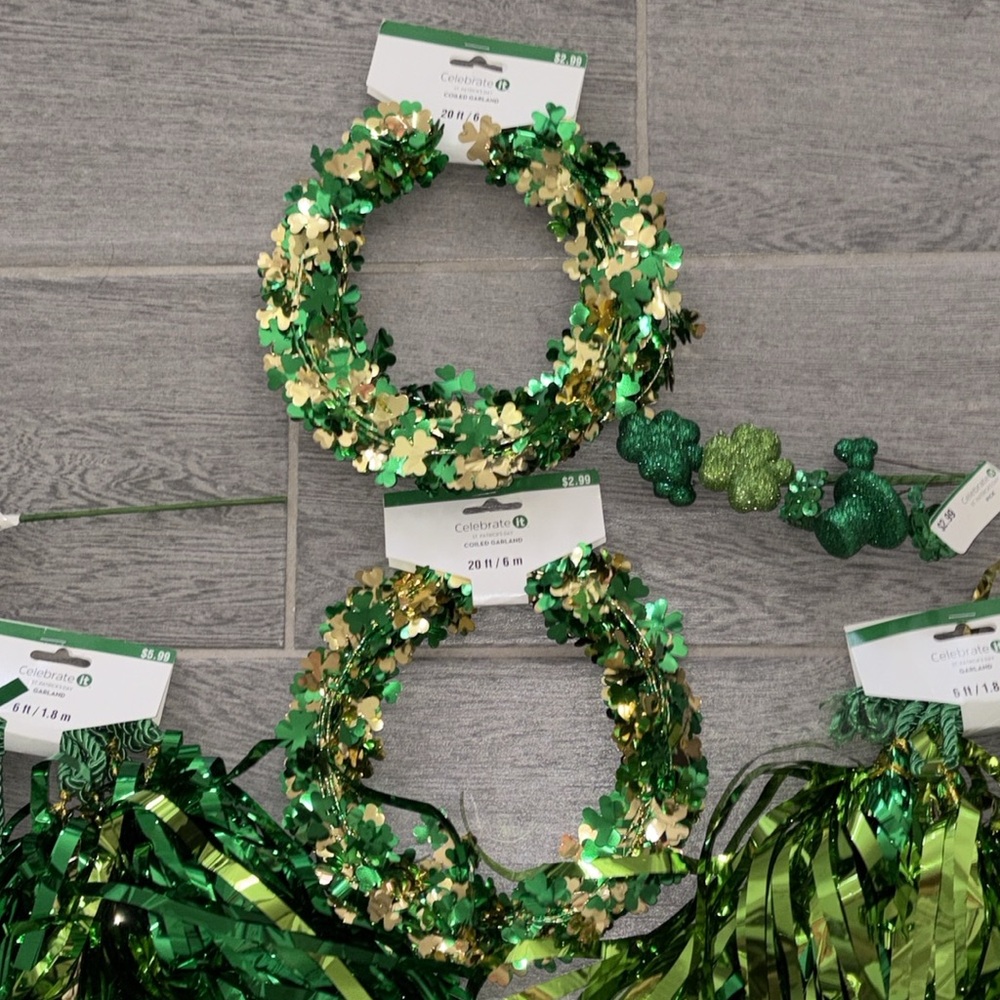 Lot of seven St. Patrick’s Day decorations, Garland plant decor, NWT - Picture 2 of 4